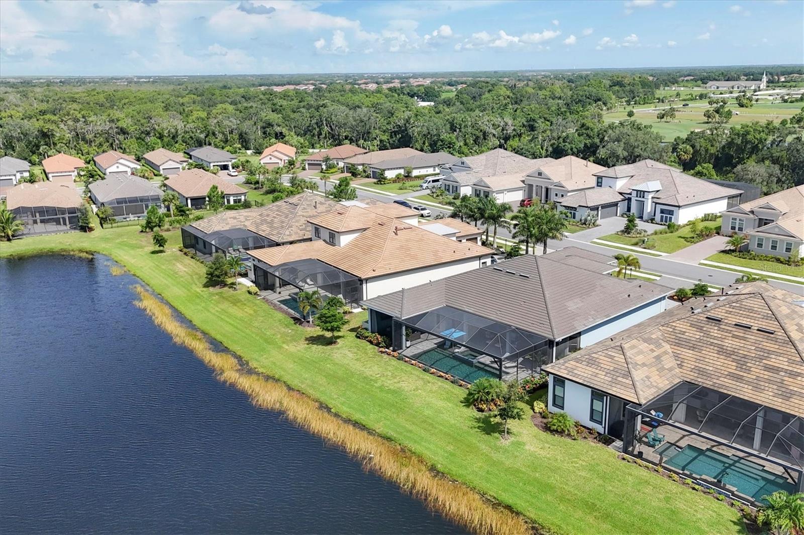 AZARIO ESPLANADE - Residential