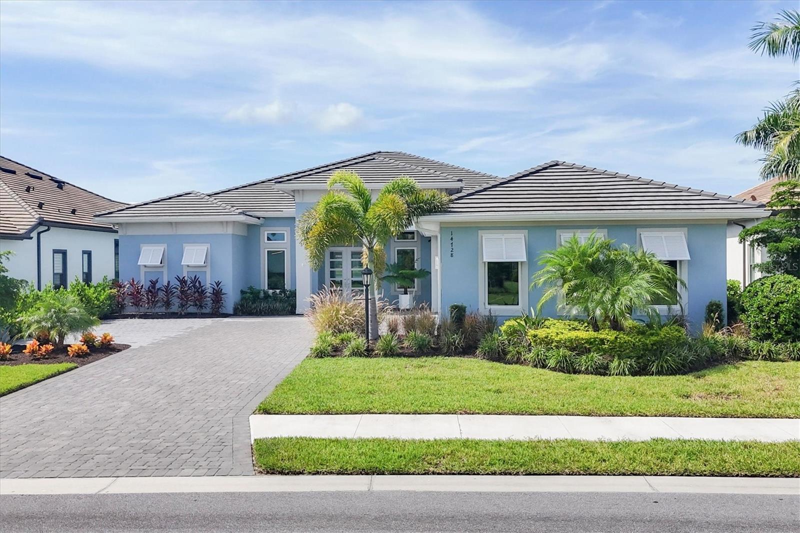 AZARIO ESPLANADE - Residential