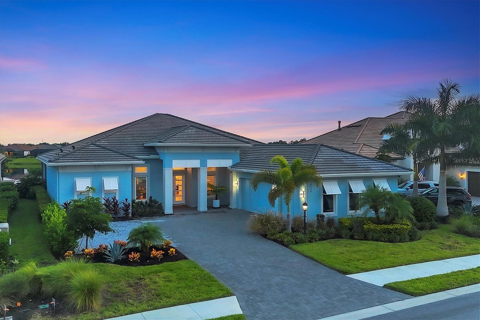 AZARIO ESPLANADE - Residential