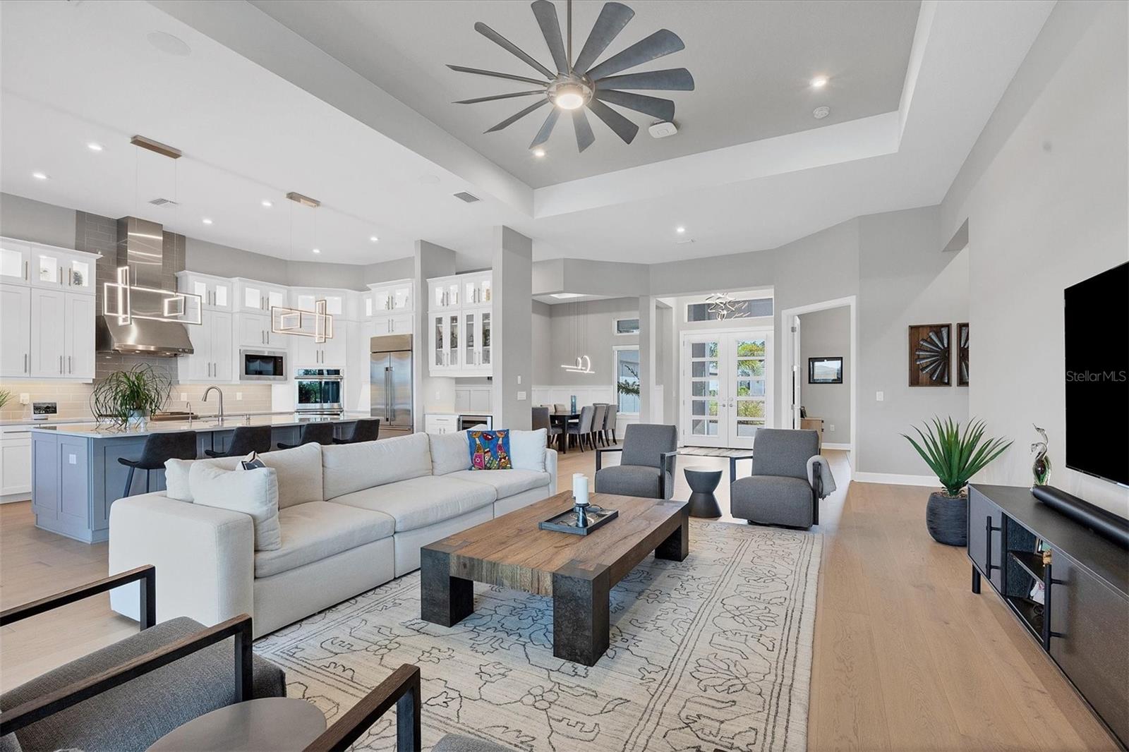 AZARIO ESPLANADE - Residential