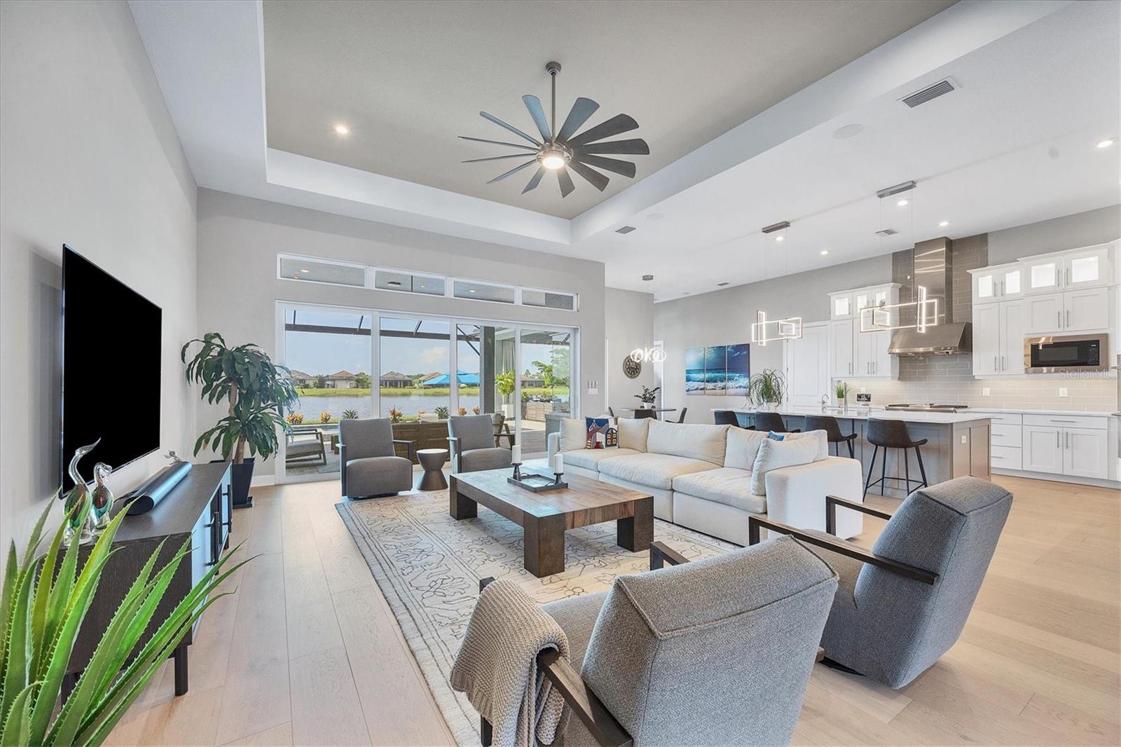 AZARIO ESPLANADE - Residential