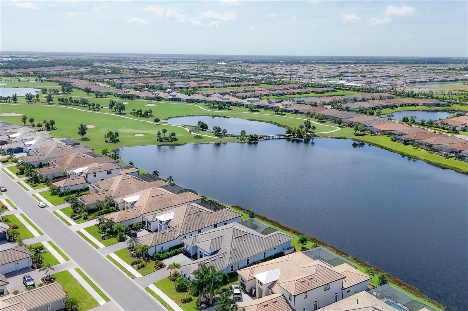 AZARIO ESPLANADE - Residential