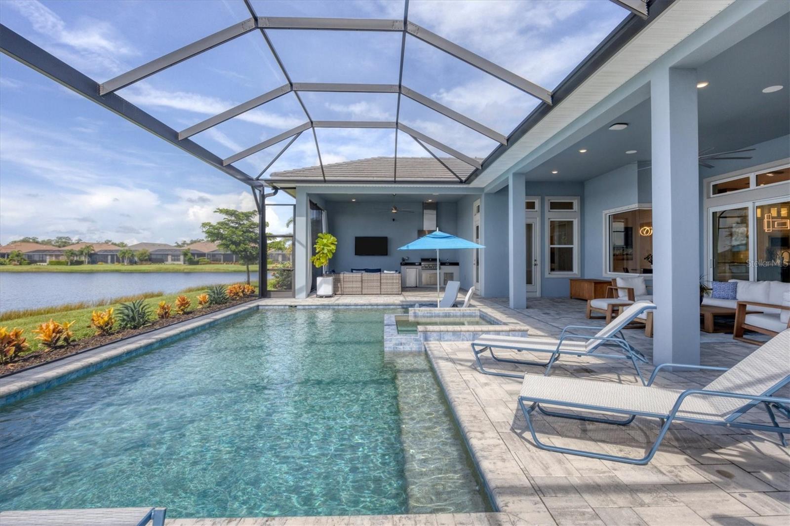 AZARIO ESPLANADE - Residential