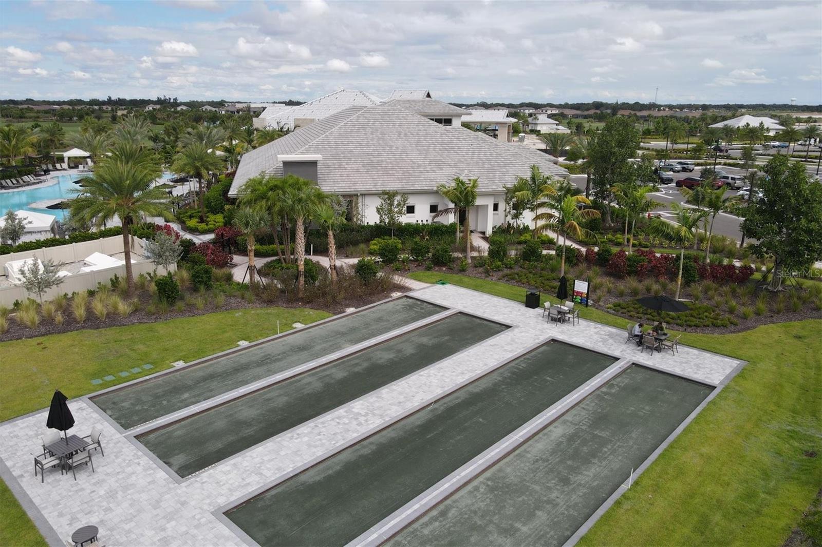 AZARIO ESPLANADE - Residential