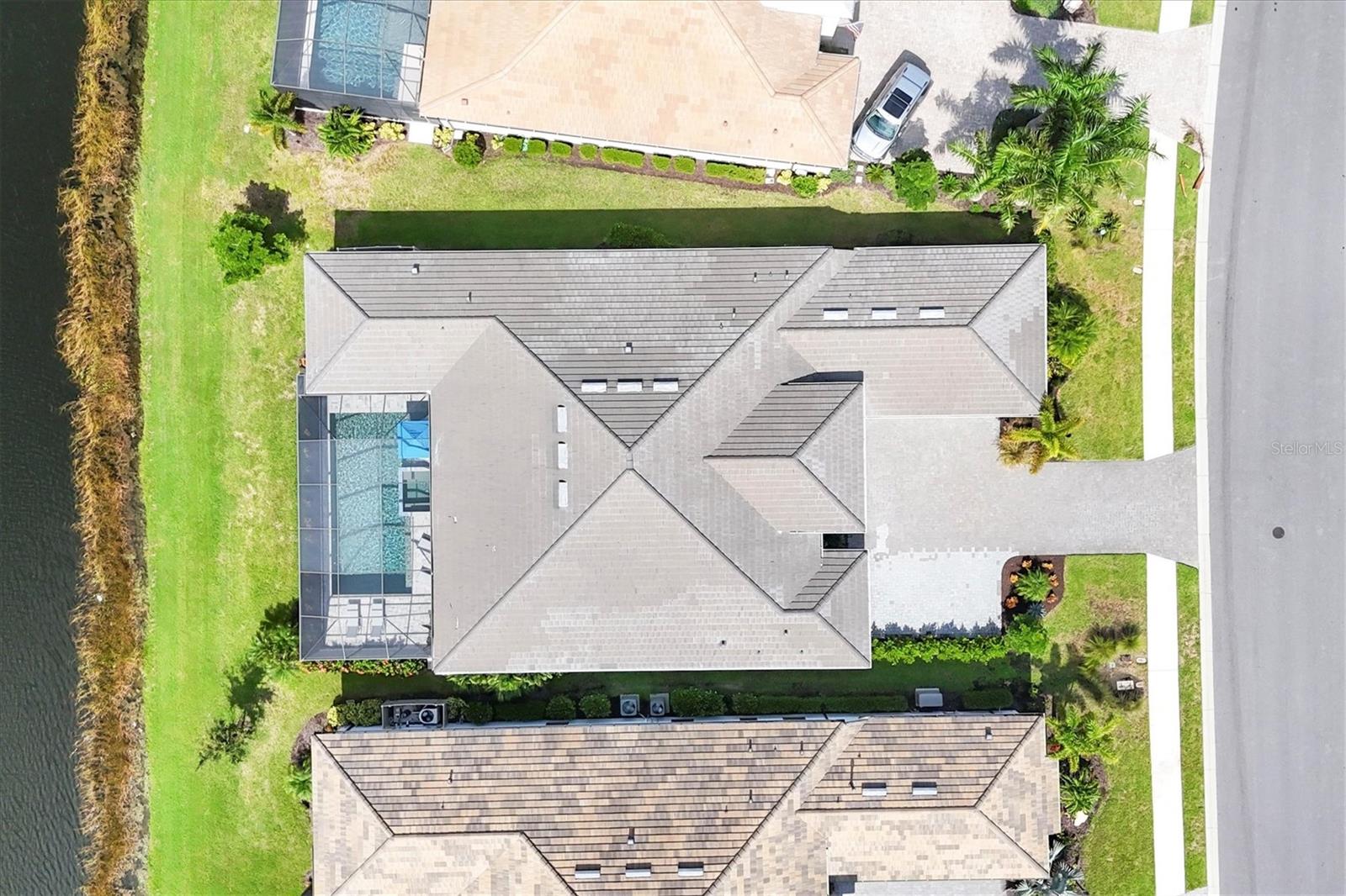 AZARIO ESPLANADE - Residential