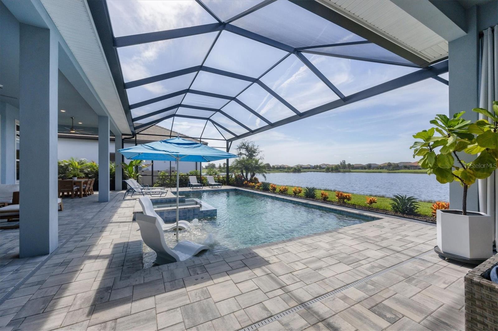 AZARIO ESPLANADE - Residential