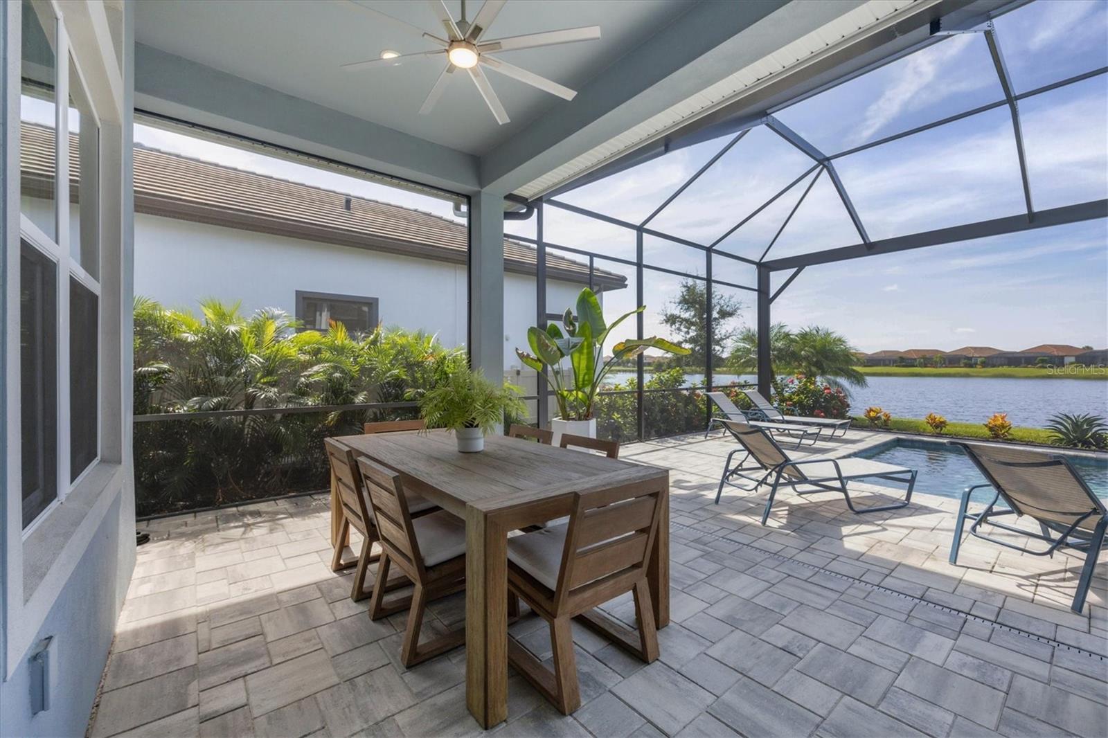AZARIO ESPLANADE - Residential
