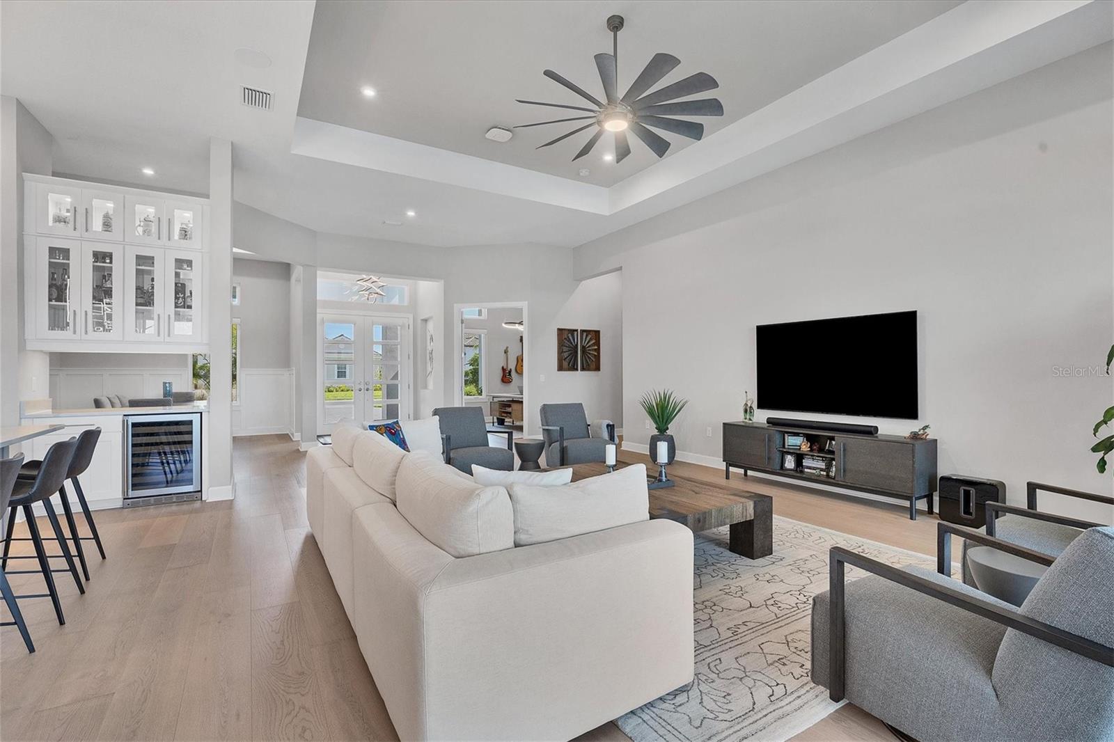 AZARIO ESPLANADE - Residential