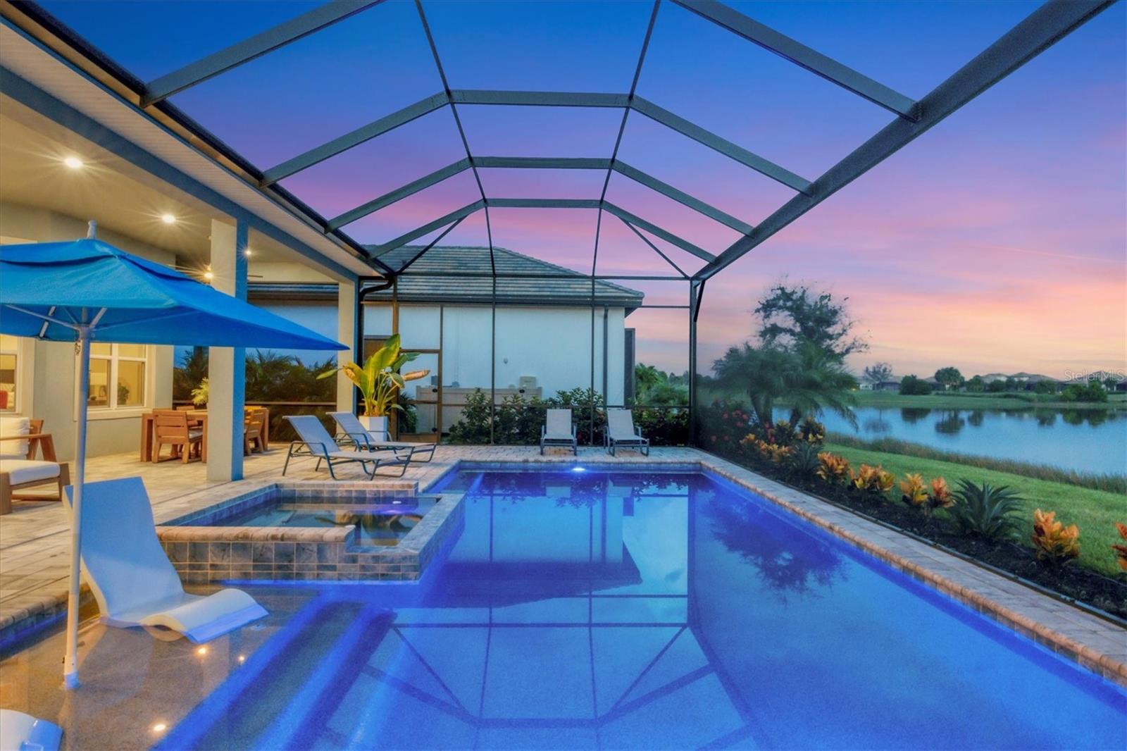 AZARIO ESPLANADE - Residential