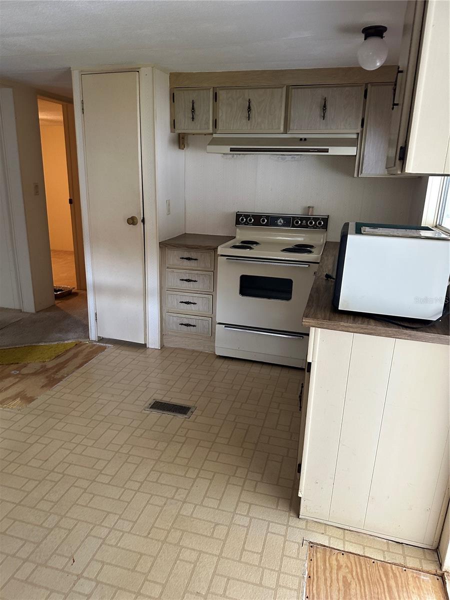 FLORAL LAKES - Residential