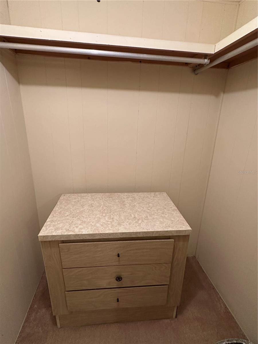 FLORAL LAKES - Residential