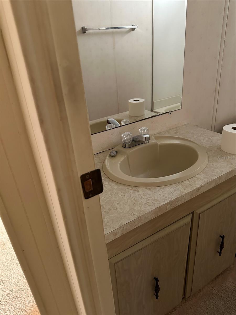 FLORAL LAKES - Residential