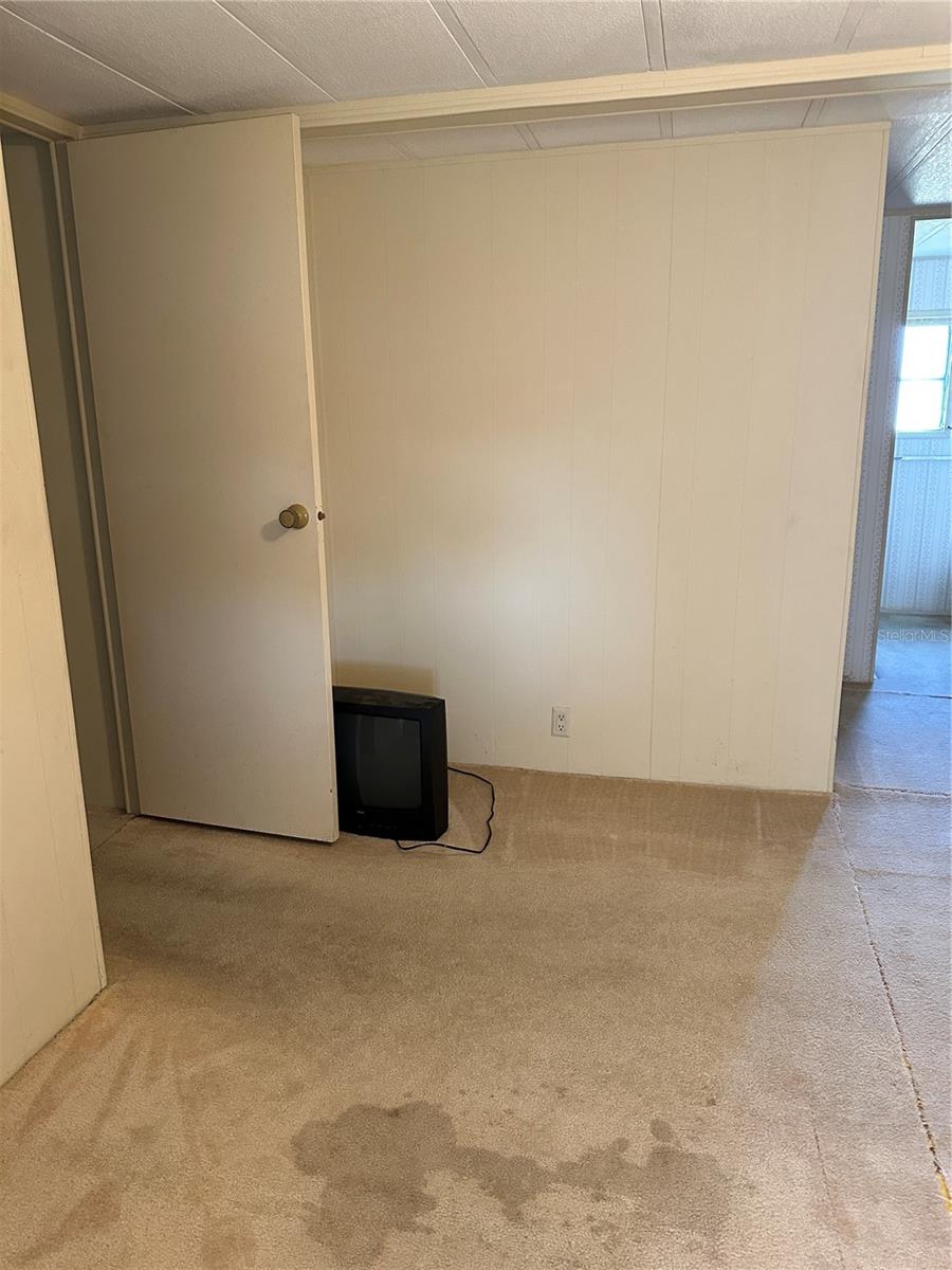 FLORAL LAKES - Residential