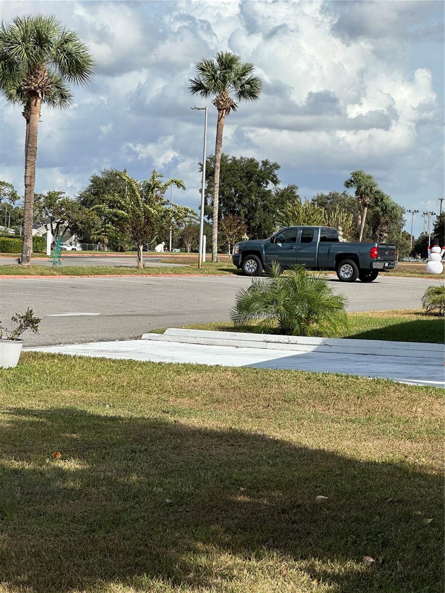 FLORAL LAKES - Residential