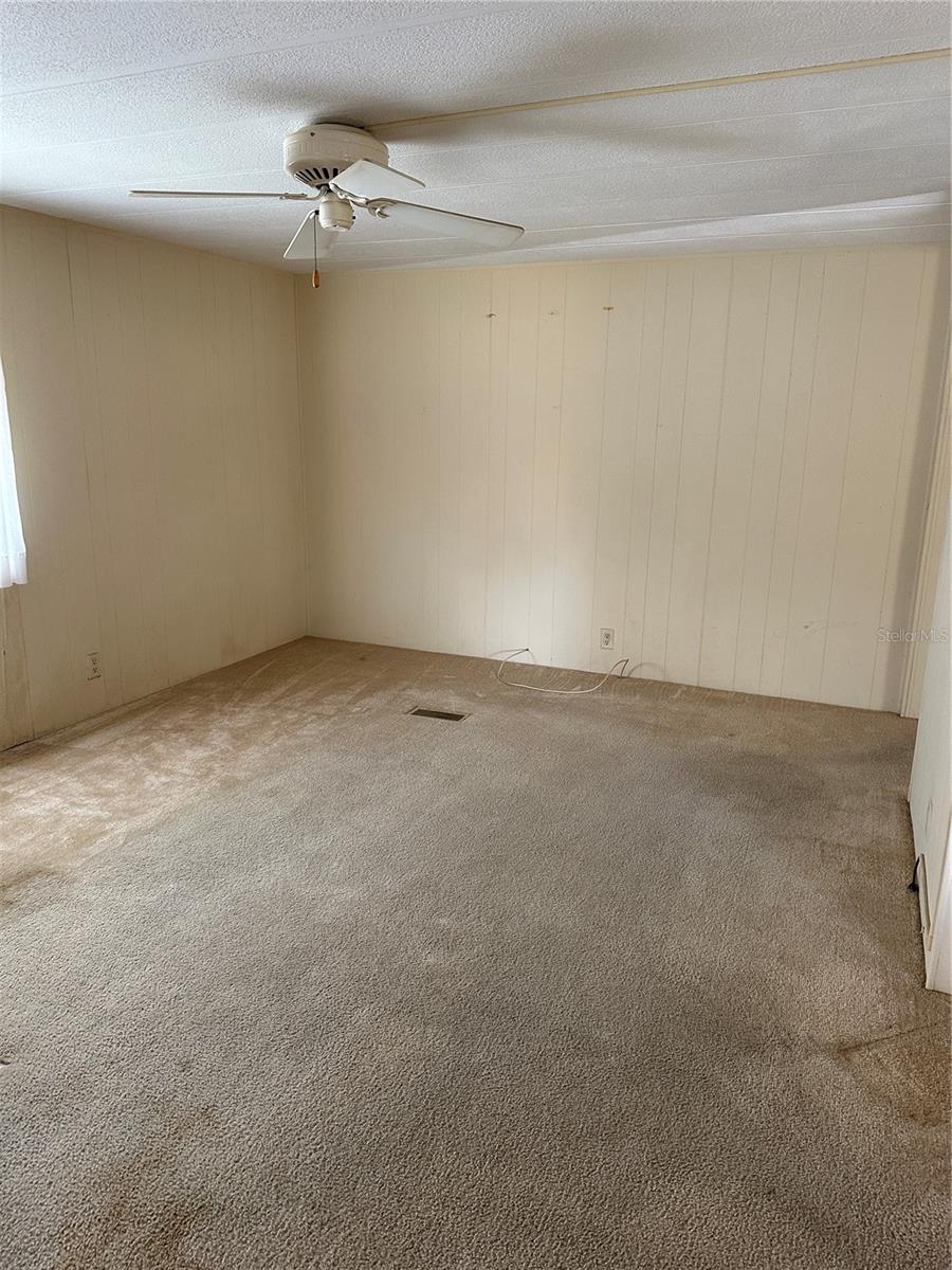 FLORAL LAKES - Residential