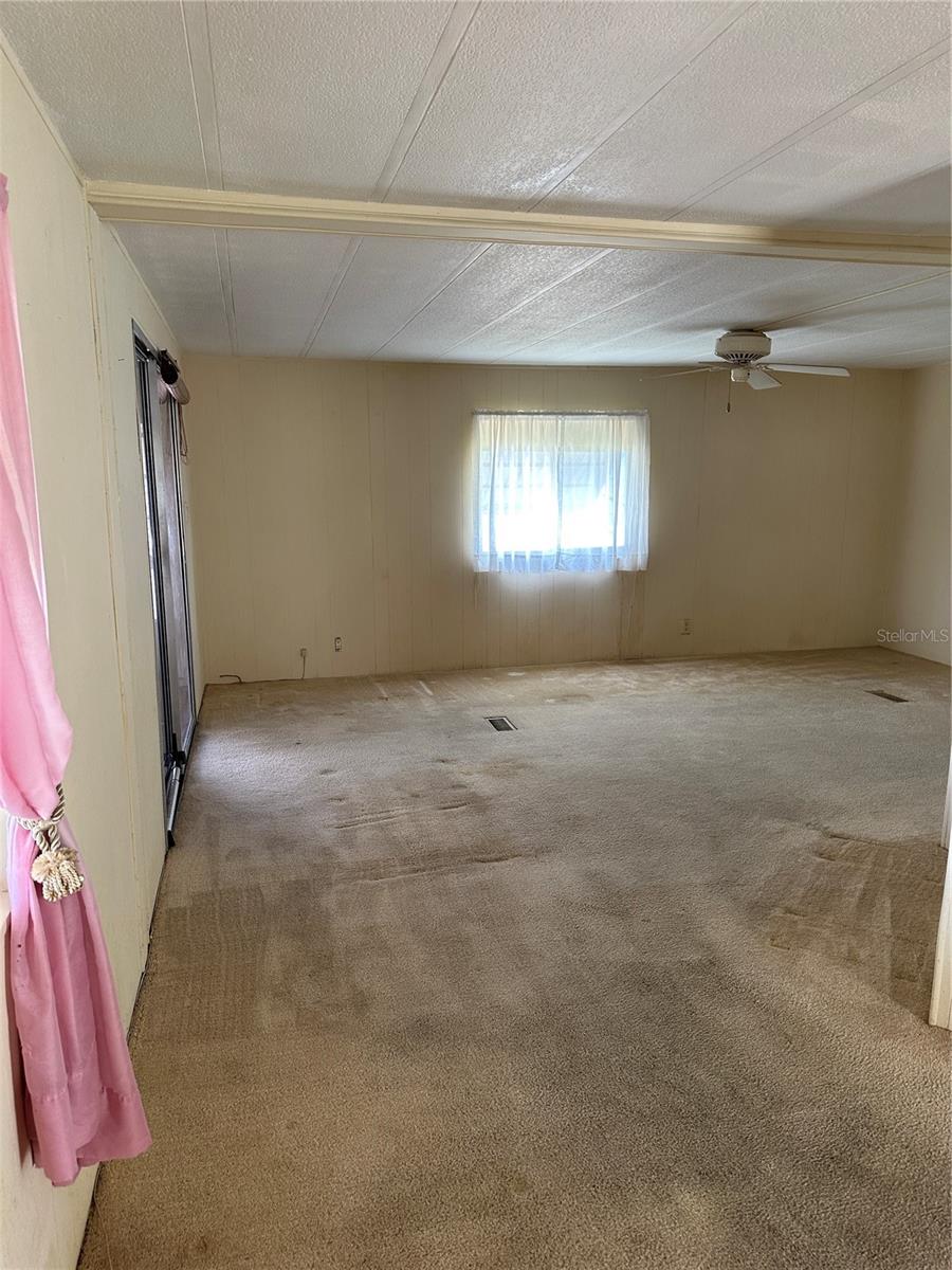 FLORAL LAKES - Residential