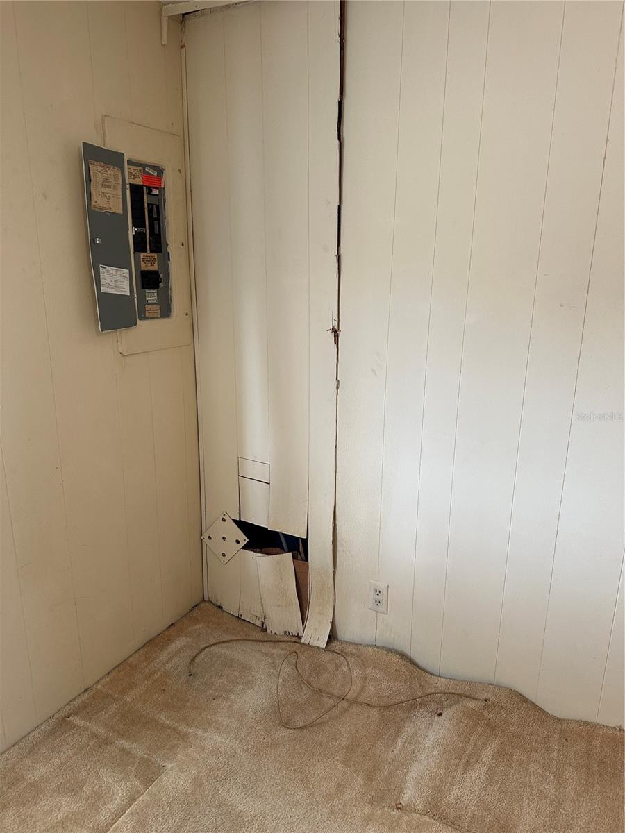 FLORAL LAKES - Residential