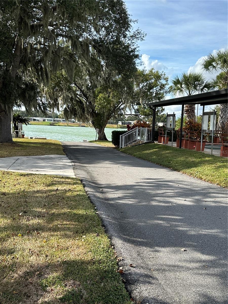 FLORAL LAKES - Residential