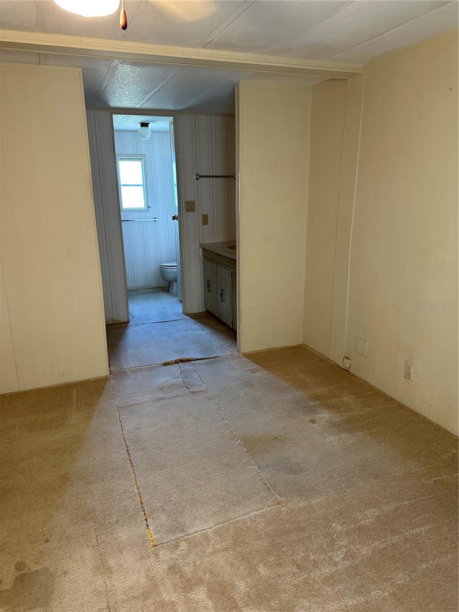 FLORAL LAKES - Residential