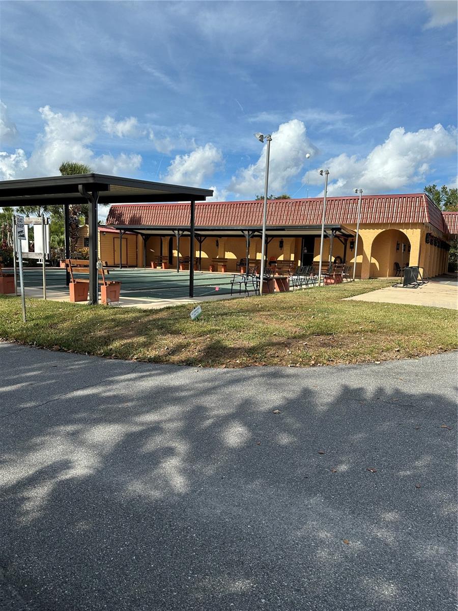 FLORAL LAKES - Residential