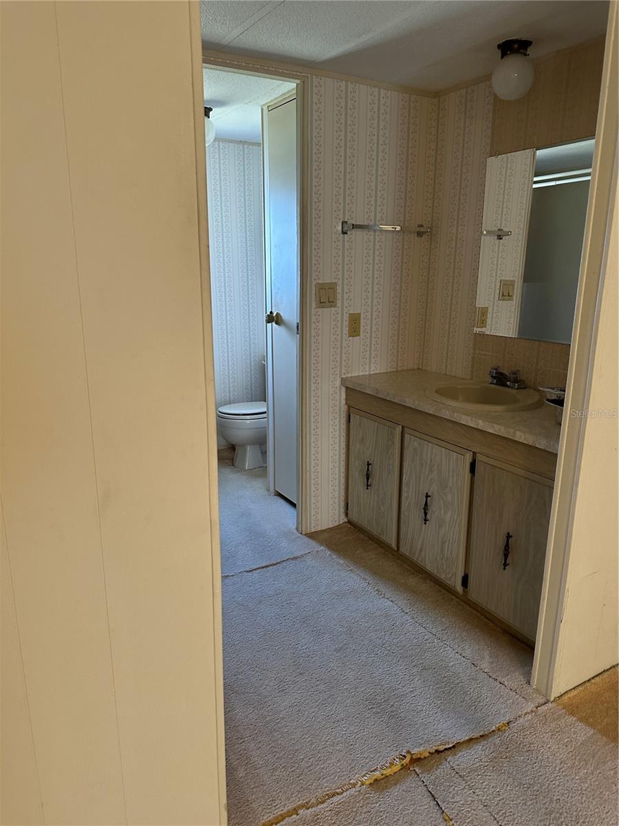 FLORAL LAKES - Residential