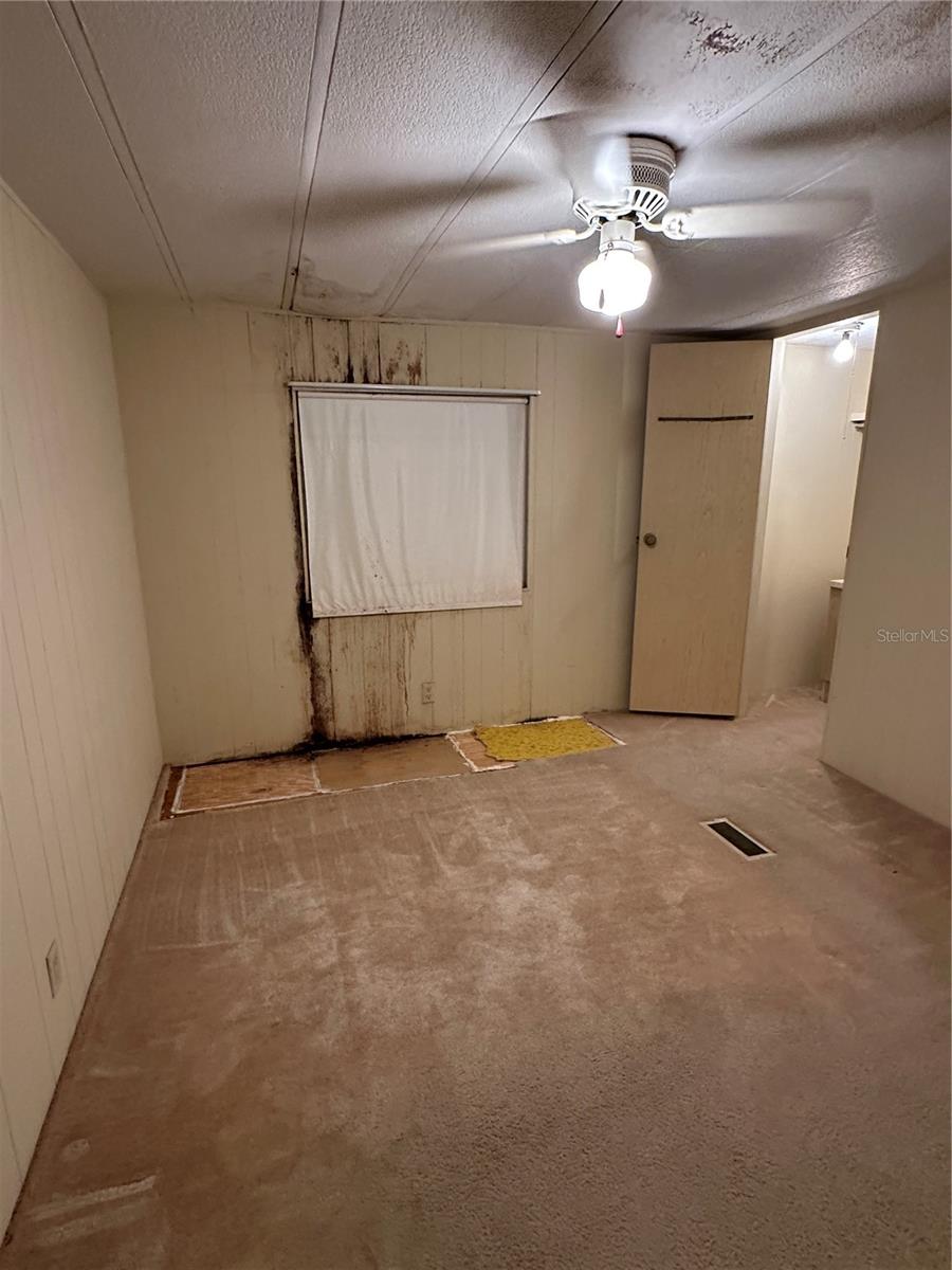 FLORAL LAKES - Residential