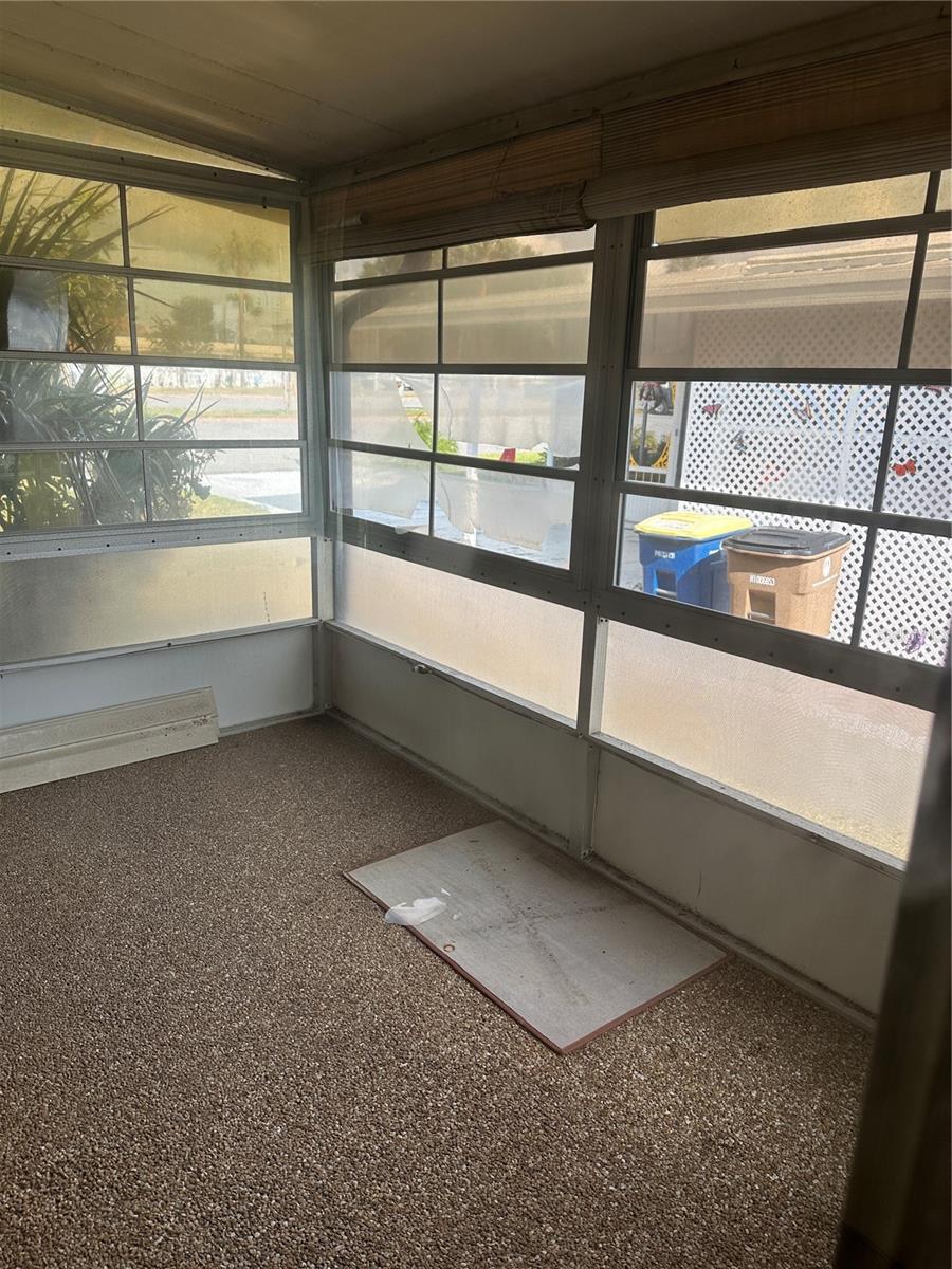 FLORAL LAKES - Residential