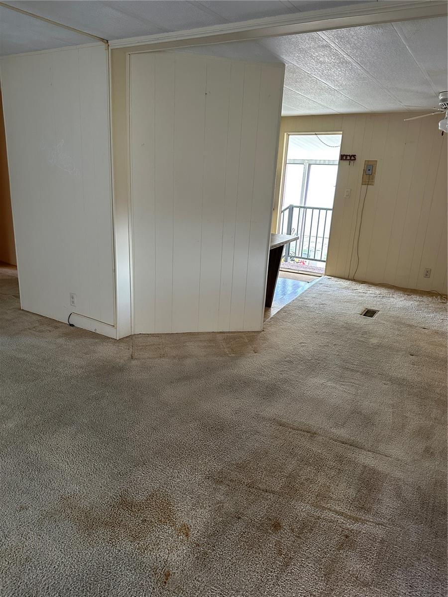 FLORAL LAKES - Residential