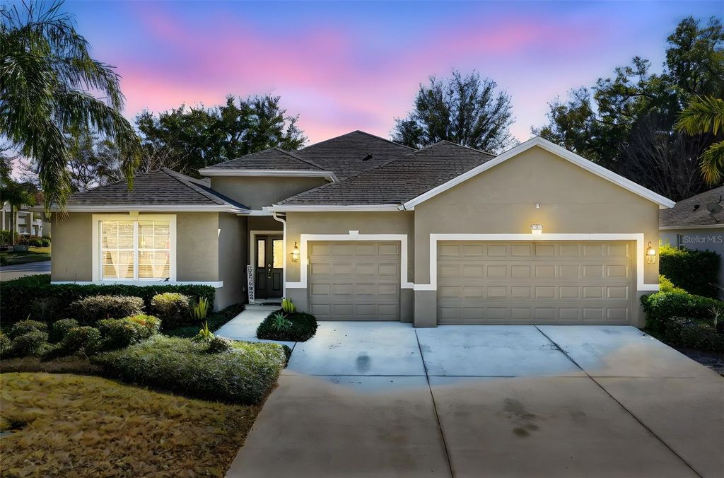 Photo of 6304 Rolden Court, Mount Dora, FL 32757 (MLS # G5108304)