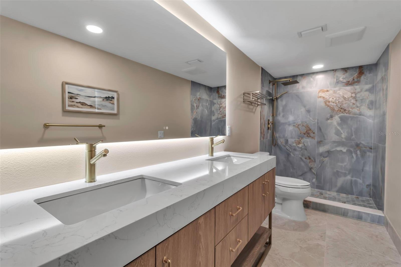 THE SHORE - Residential