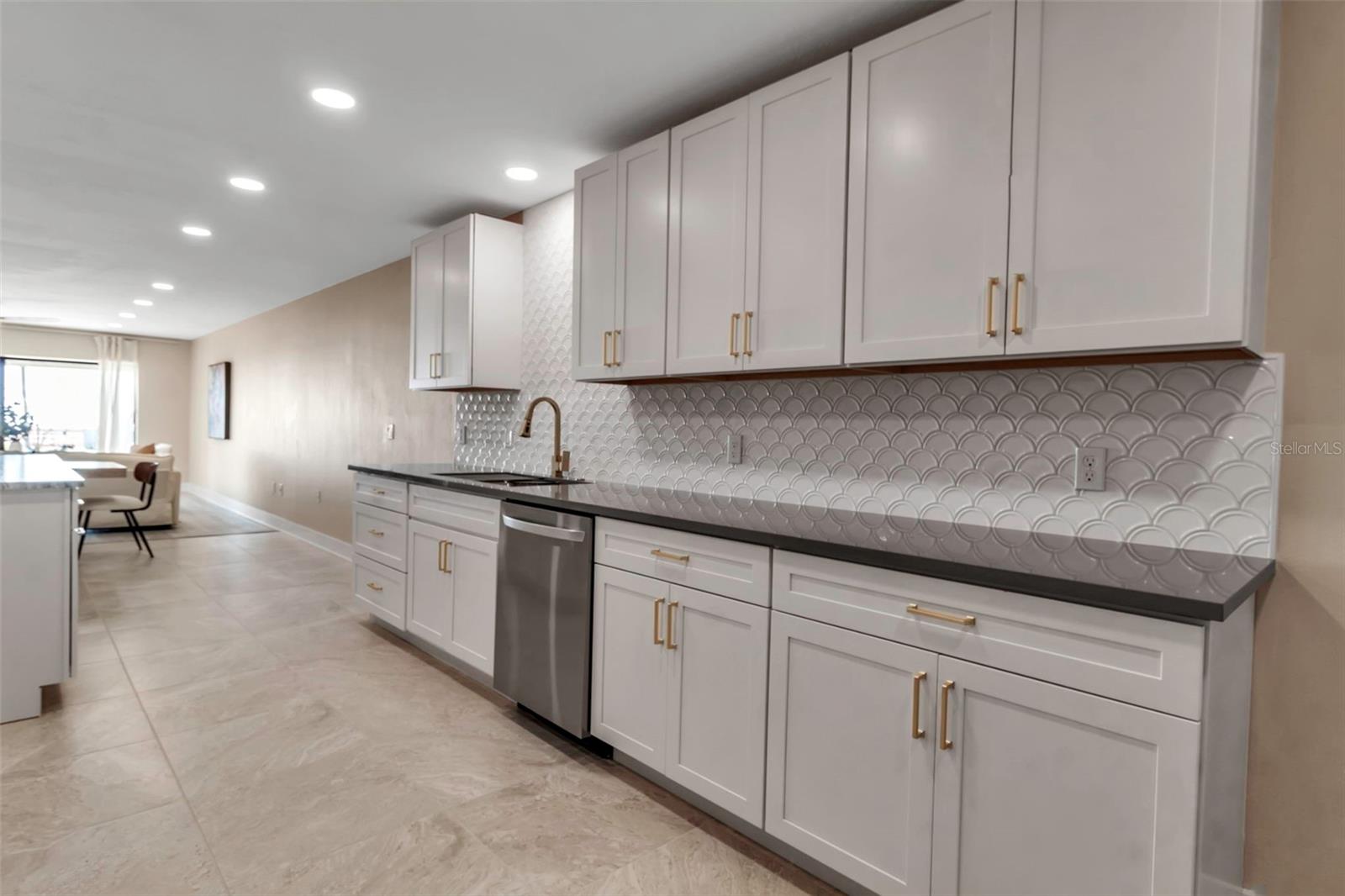 5757 GULF OF MEXICO DRIVE 110