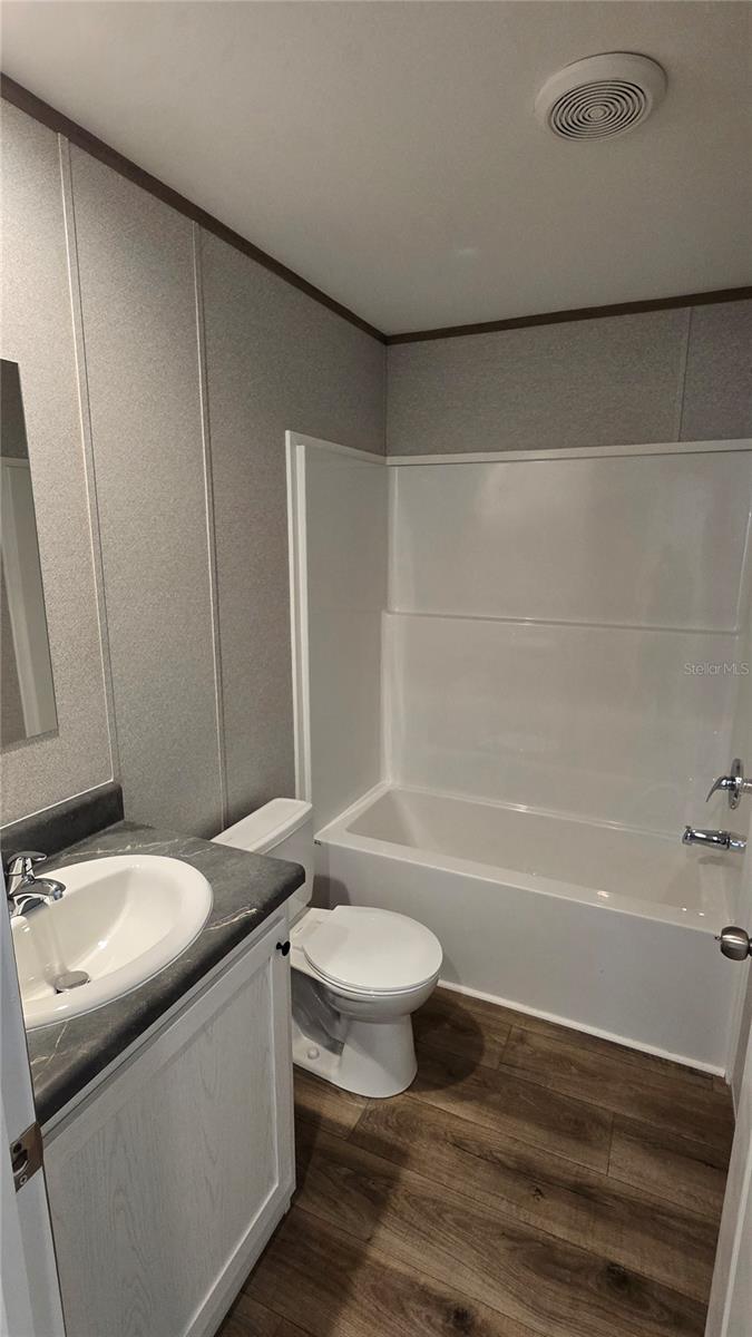 MOON LAKE ESTATES - Residential