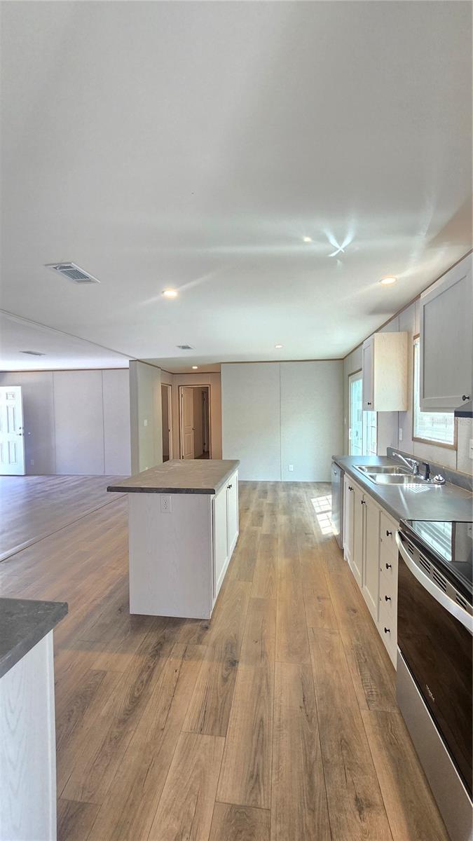 MOON LAKE ESTATES - Residential