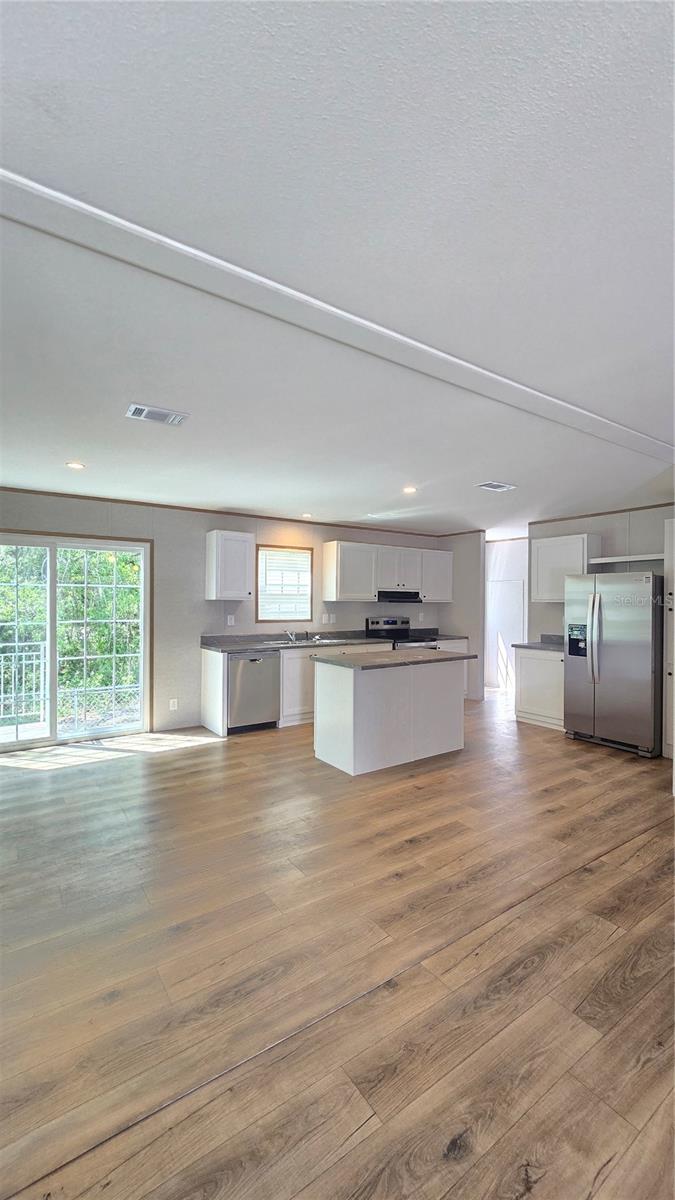 MOON LAKE ESTATES - Residential