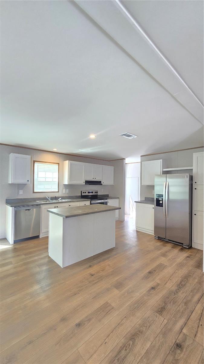 MOON LAKE ESTATES - Residential