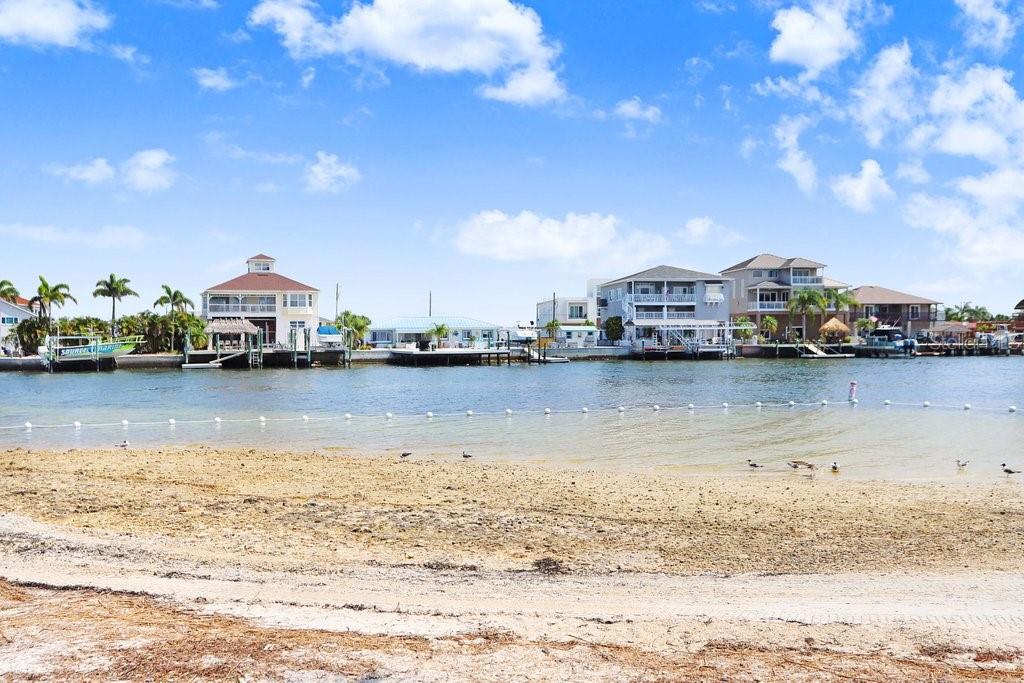 PLEASURE ISLES - Residential