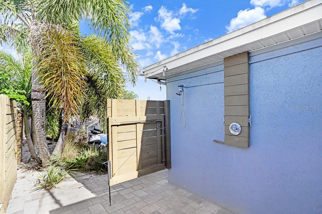 PLEASURE ISLES - Residential