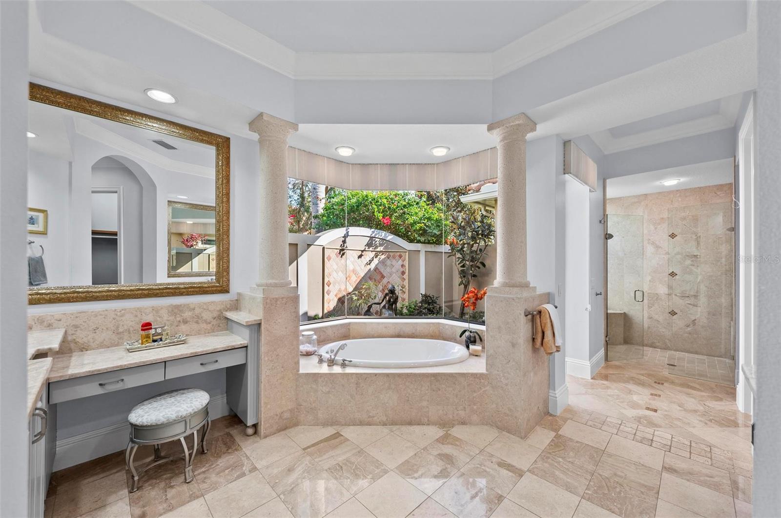 LAKEWOOD RANCH COUNTRY CLUB - Residential