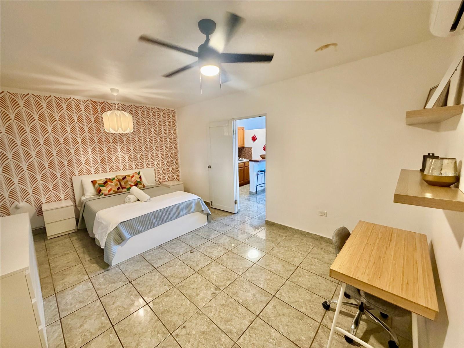 704 SANCHEZ 702