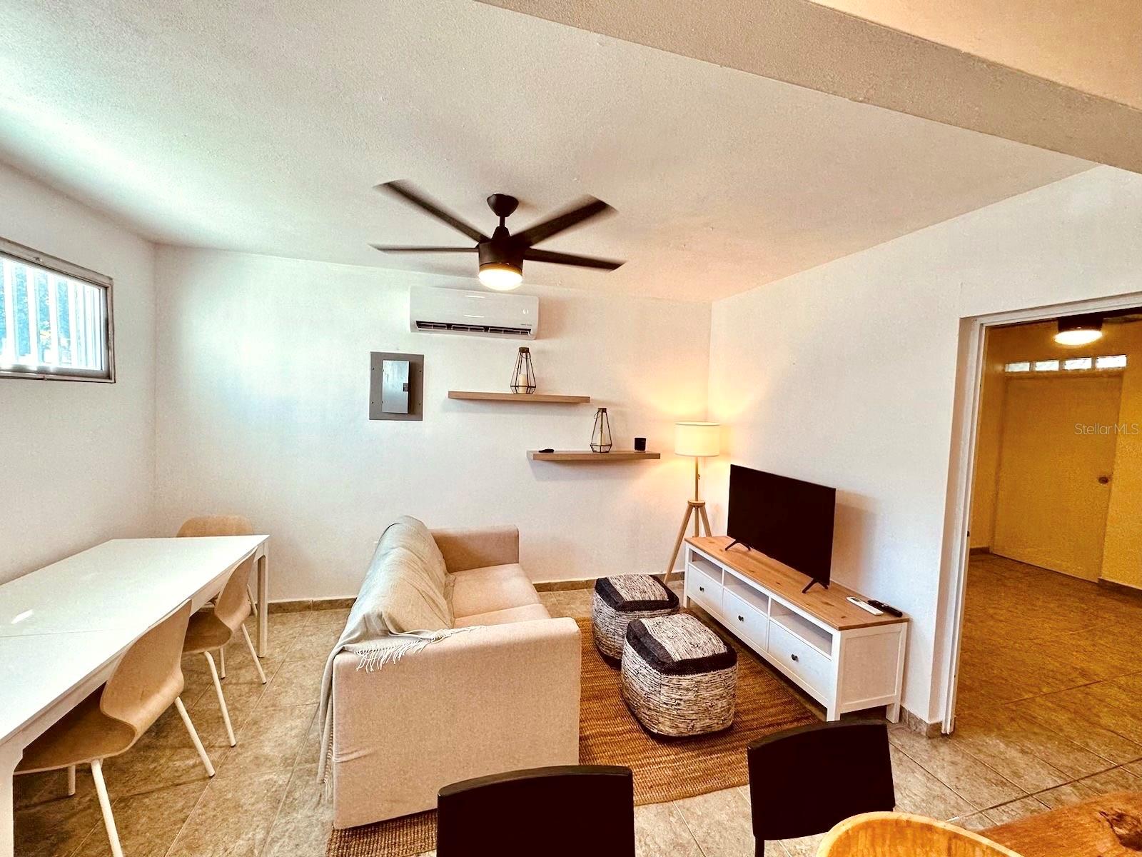704 SANCHEZ 702