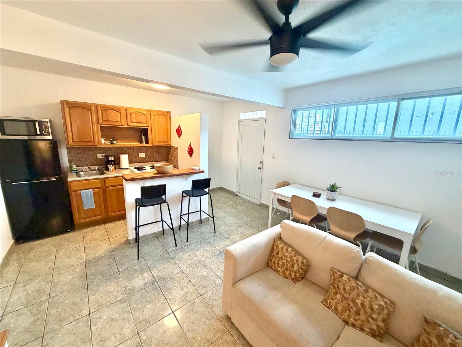 704 SANCHEZ 702