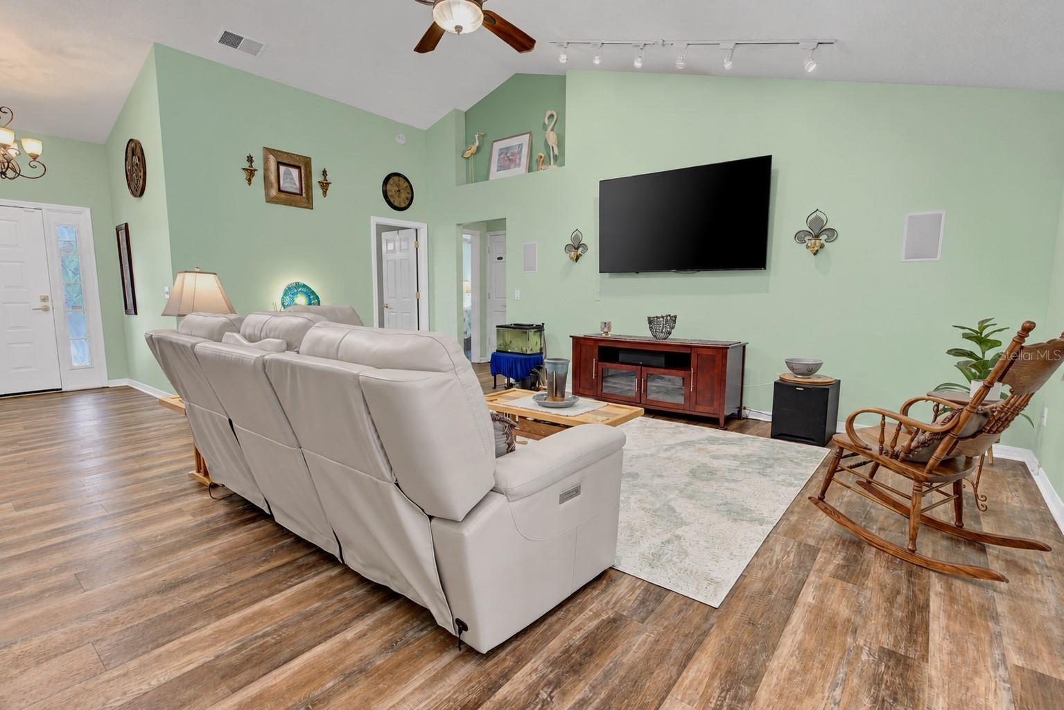 345 OAK LEAF CIRCLE