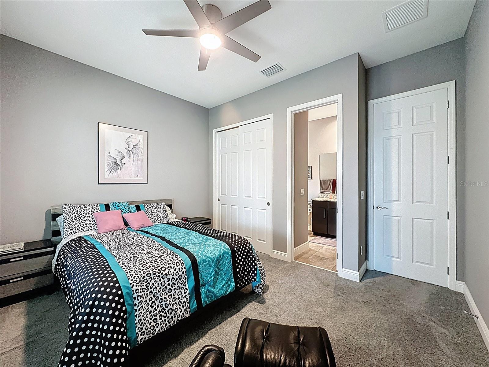 CASCADES OF GROVELAND (TRILOGY) - Residential