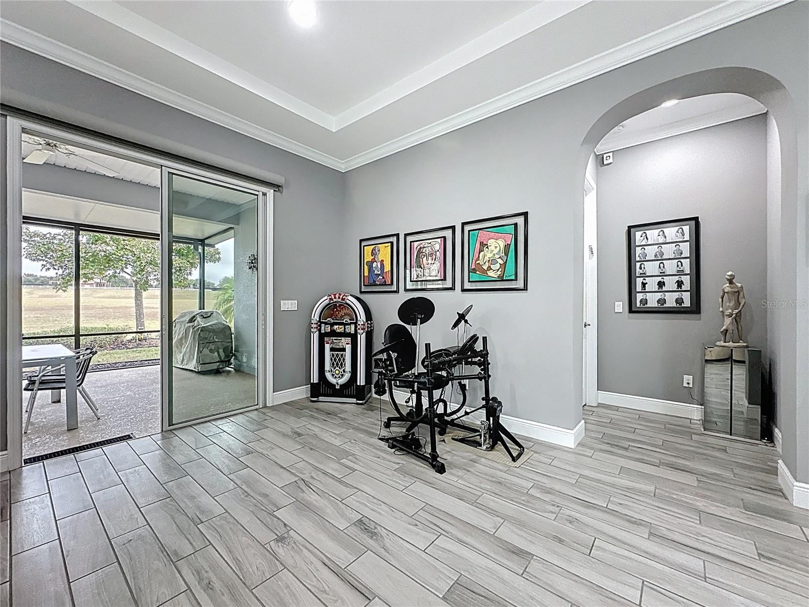 CASCADES OF GROVELAND (TRILOGY) - Residential