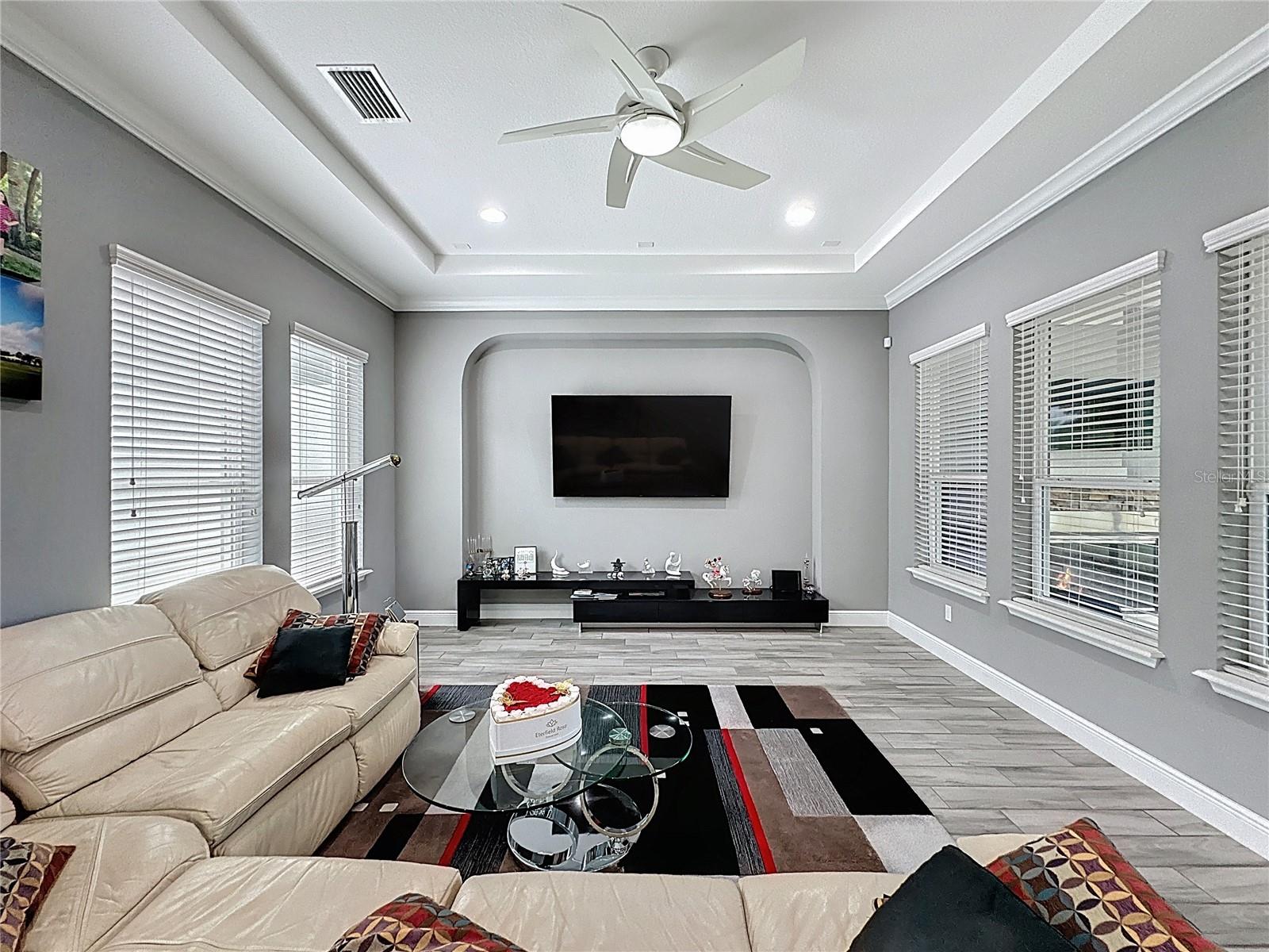 CASCADES OF GROVELAND (TRILOGY) - Residential