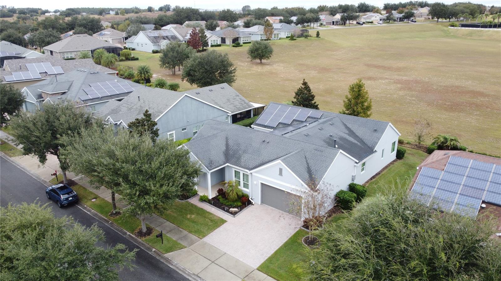 CASCADES OF GROVELAND (TRILOGY) - Residential