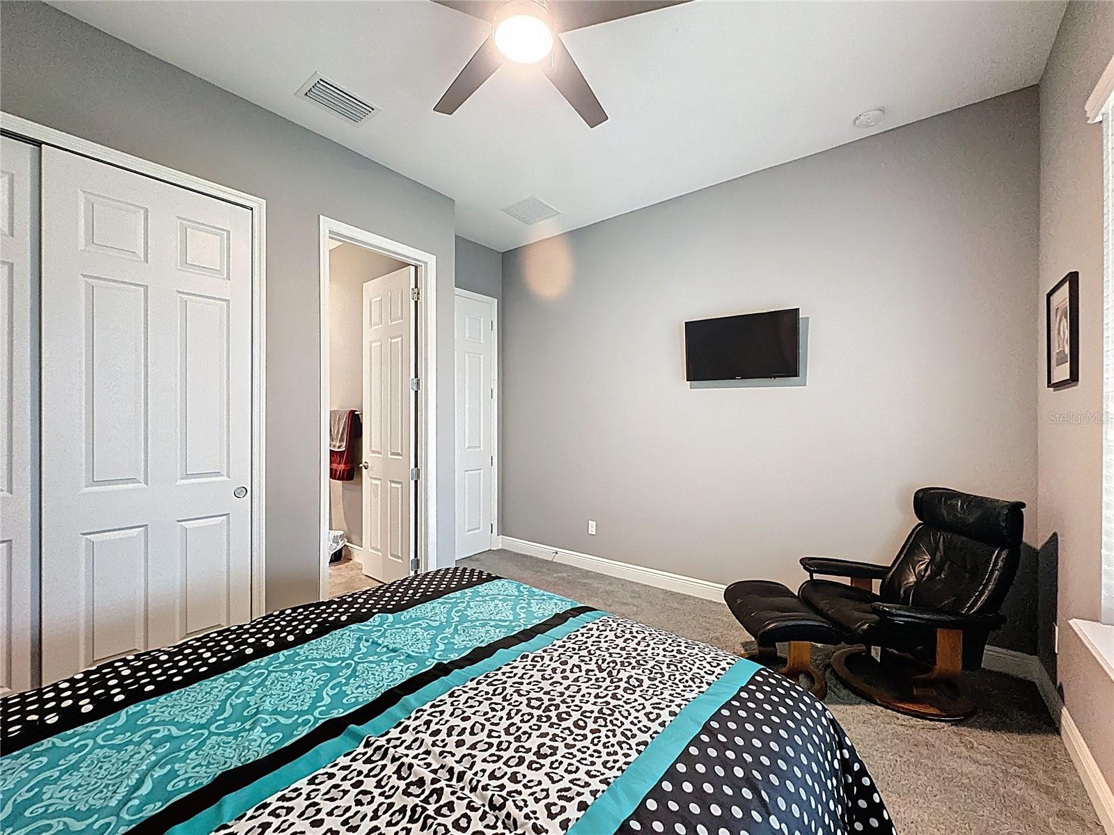 CASCADES OF GROVELAND (TRILOGY) - Residential