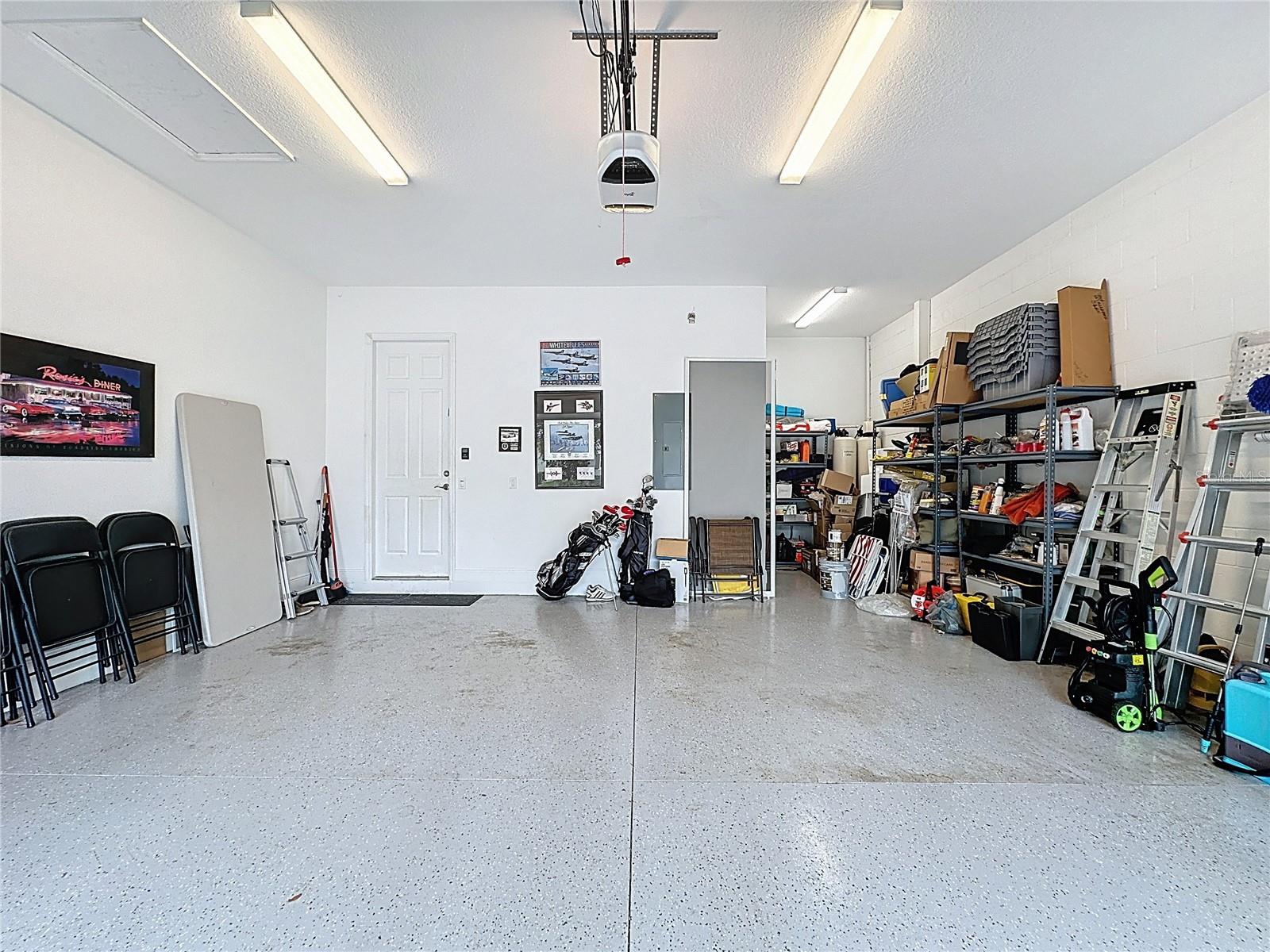 CASCADES OF GROVELAND (TRILOGY) - Residential