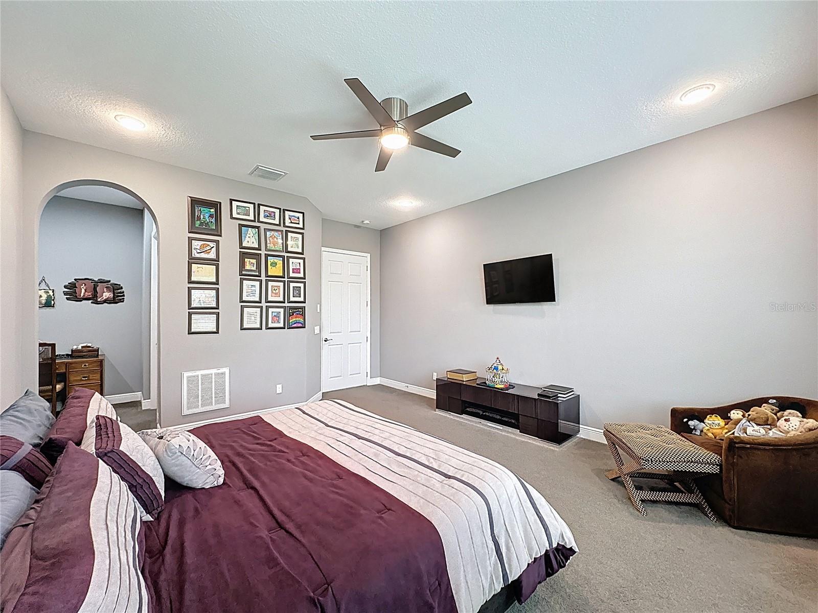 CASCADES OF GROVELAND (TRILOGY) - Residential