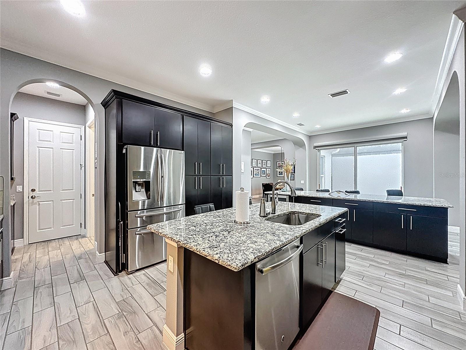 CASCADES OF GROVELAND (TRILOGY) - Residential